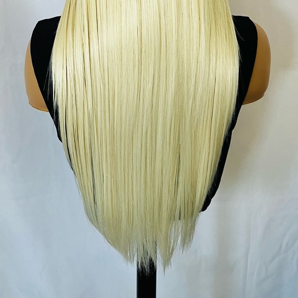 28” Long Blonde Premium Fiber Lace Front Wig / Very Pretty - Picture 10 of 11
